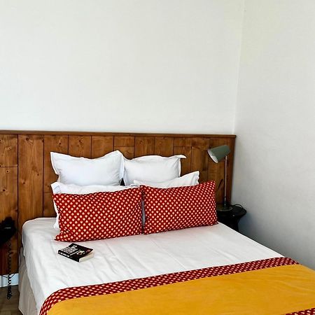 Hotel Saint Louis Aigues-Mortes Bagian luar foto