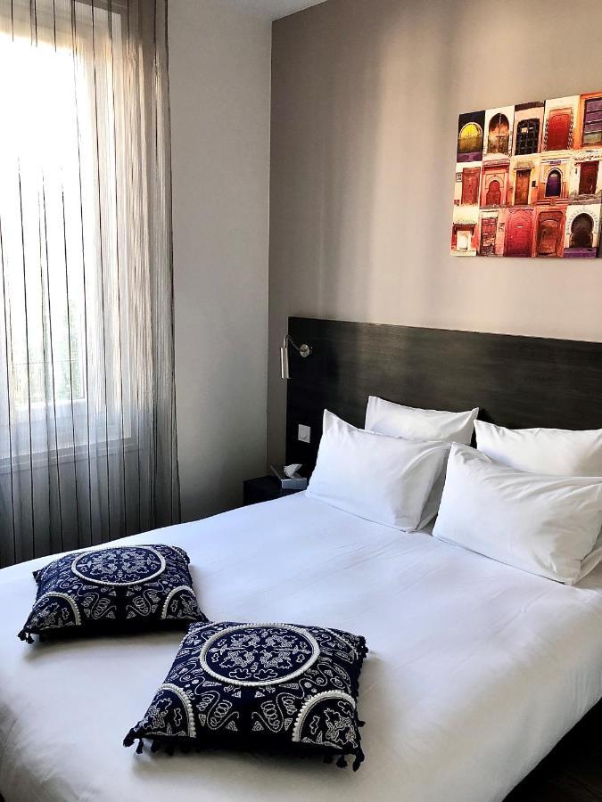 Hotel Saint Louis Aigues-Mortes Bagian luar foto