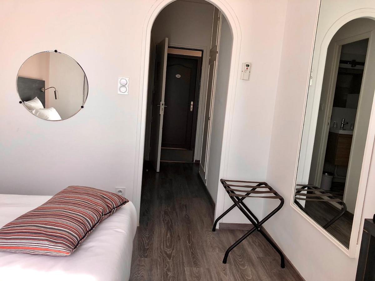Hotel Saint Louis Aigues-Mortes Bagian luar foto