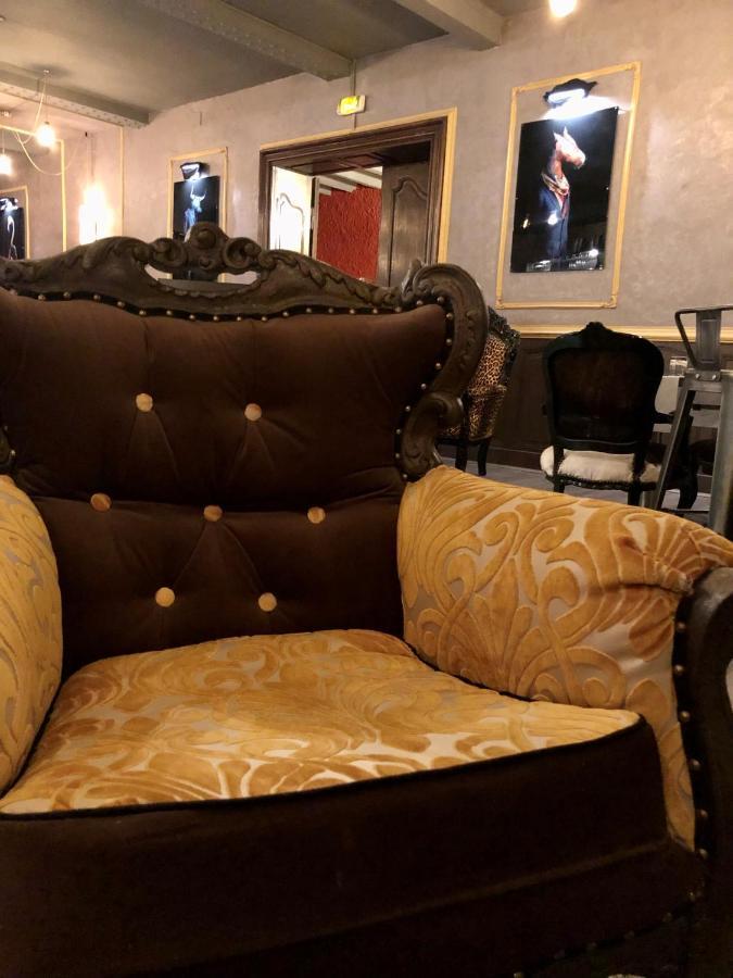 Hotel Saint Louis Aigues-Mortes Bagian luar foto