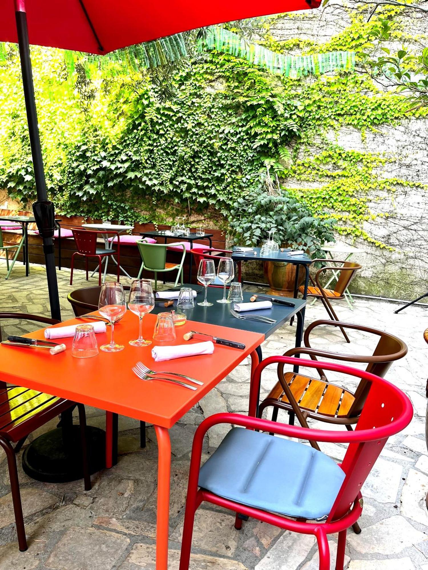 Hotel Saint Louis Aigues-Mortes Bagian luar foto