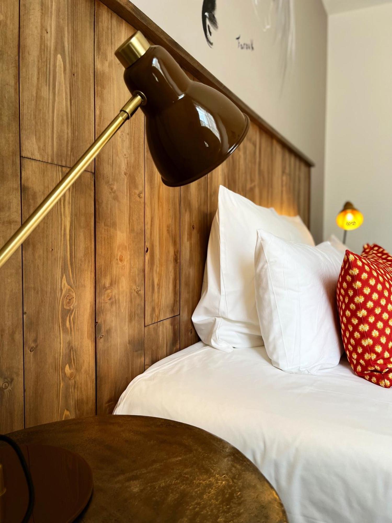 Hotel Saint Louis Aigues-Mortes Bagian luar foto