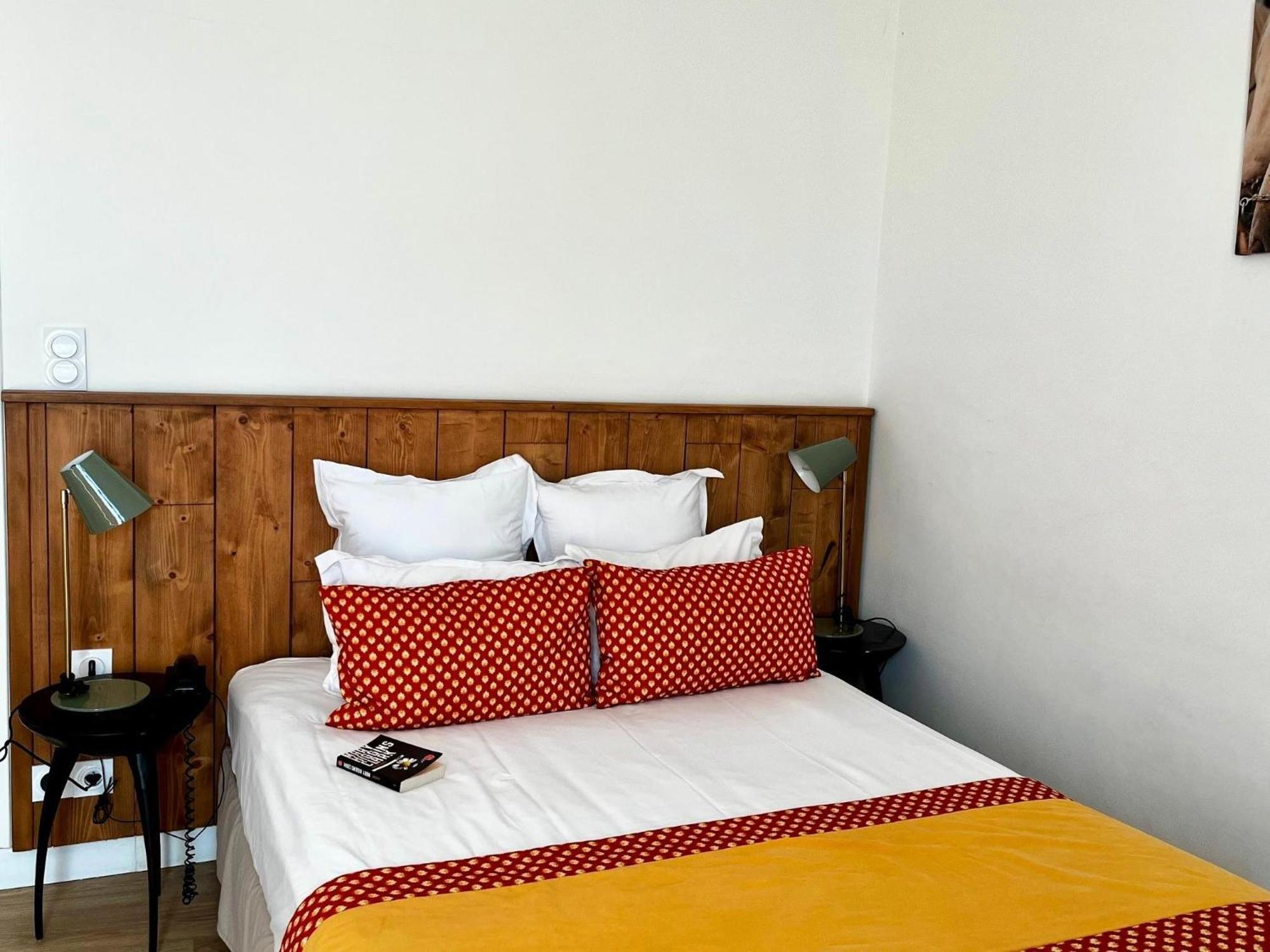 Hotel Saint Louis Aigues-Mortes Bagian luar foto