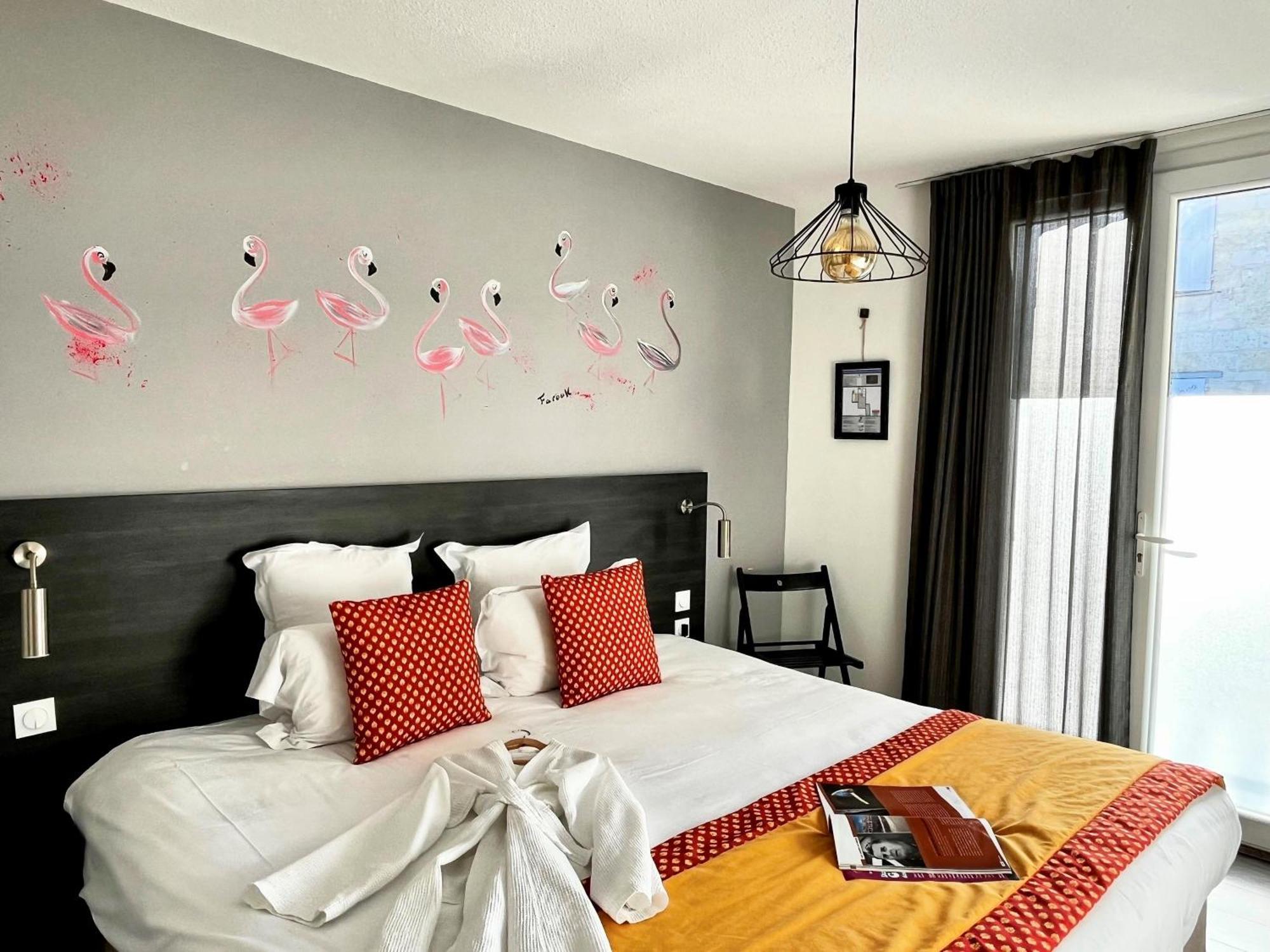 Hotel Saint Louis Aigues-Mortes Bagian luar foto